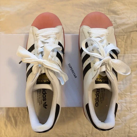 Adidas Superstar White and Black Shell Toe Purple Shock Women's Sneakers SZ9 - Picture 2 of 6